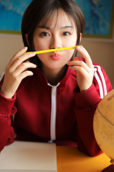 女性开裆裤无遮挡