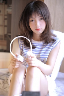 公公强吻儿媳